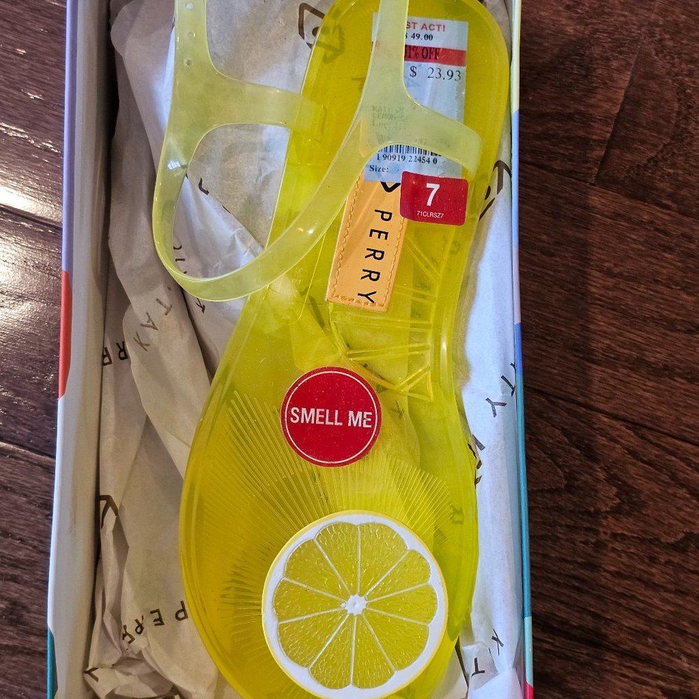 Summer sandals, yellow, size 7